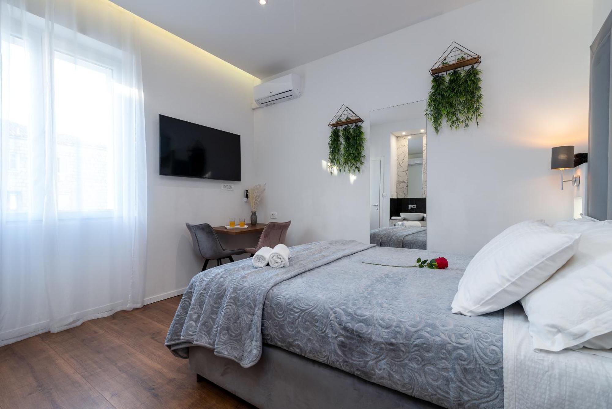 Antares Luxury Rooms 1 Сплит Экстерьер фото